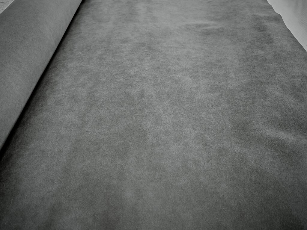 Оригинальная Alcantara 9002